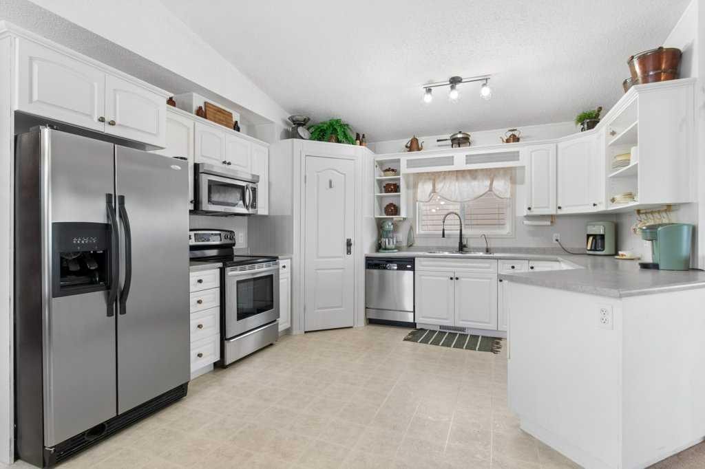 









7


Baywood

Link,
Sylvan Lake,




AB
T4S 0A8

