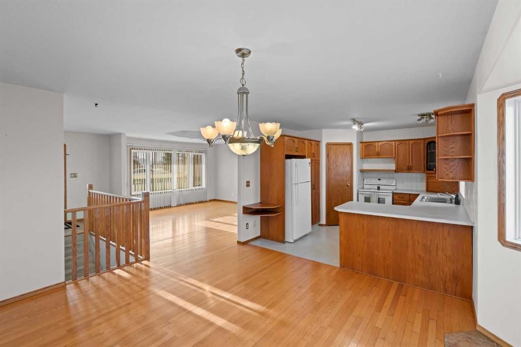 









6502


55

Avenue,
Camrose,




AB
T4V4L8

