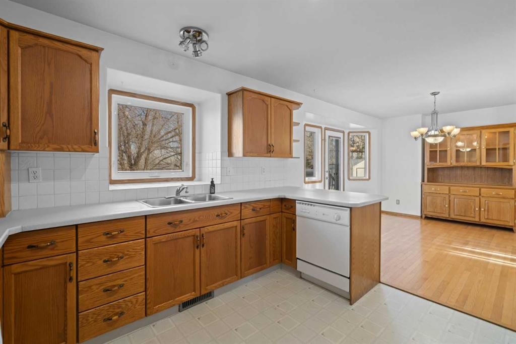 









6502


55

Avenue,
Camrose,




AB
T4V4L8

