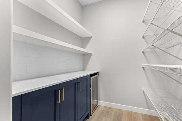 









4-4313


48

Avenue,
Sylvan Lake,




AB
T4N 1N5

