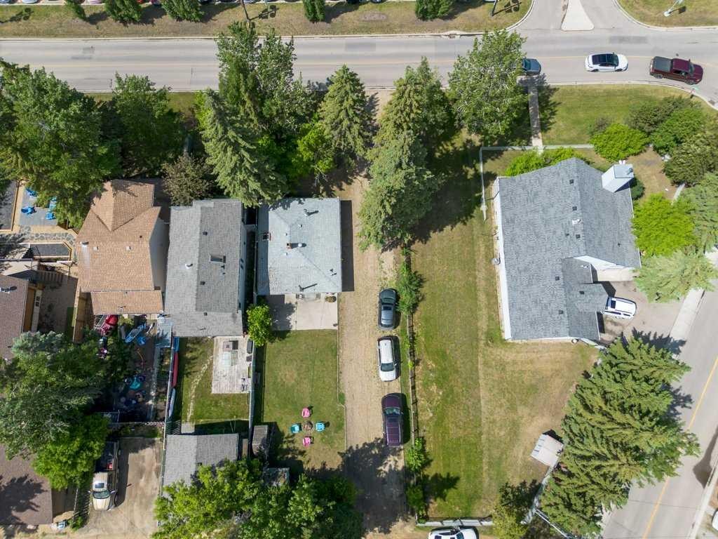 









4003


Lakeshore

Drive,
Sylvan Lake,







AB
T4S 1B9

