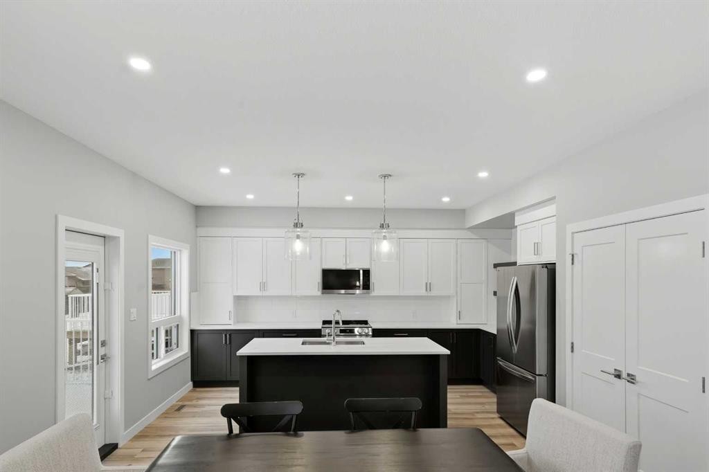 









70


Palmer

Circle,
Blackfalds,




AB
T0M 0J2

