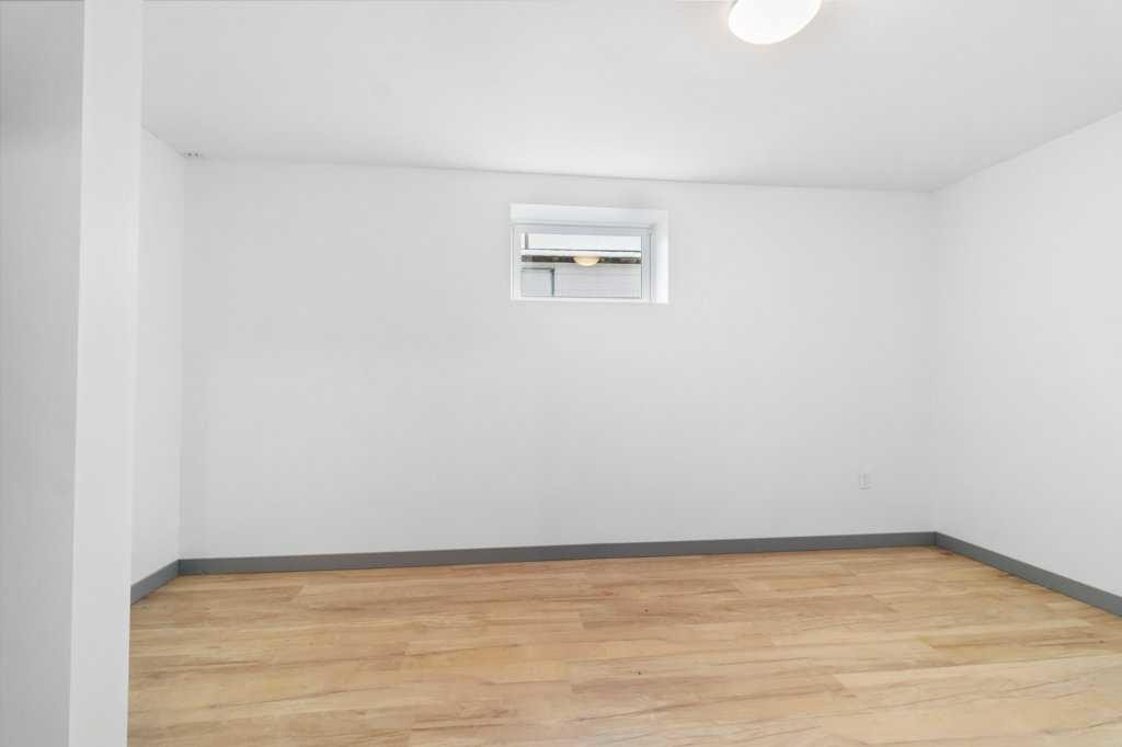 









4919


50

Avenue,
Morningside,




AB
T4L 2N5

