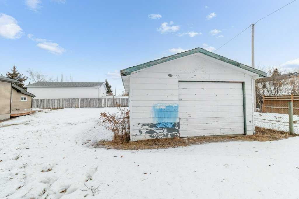 









4919


50

Avenue,
Morningside,




AB
T4L 2N5

