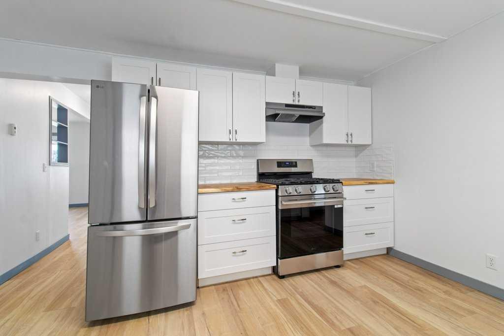 









4919


50

Avenue,
Morningside,




AB
T4L 2N5

