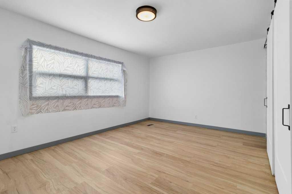 









4919


50

Avenue,
Morningside,




AB
T4L 2N5

