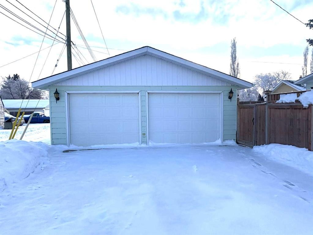 









4913


48

Avenue,
Forestburg,




AB
T0B 1N0

