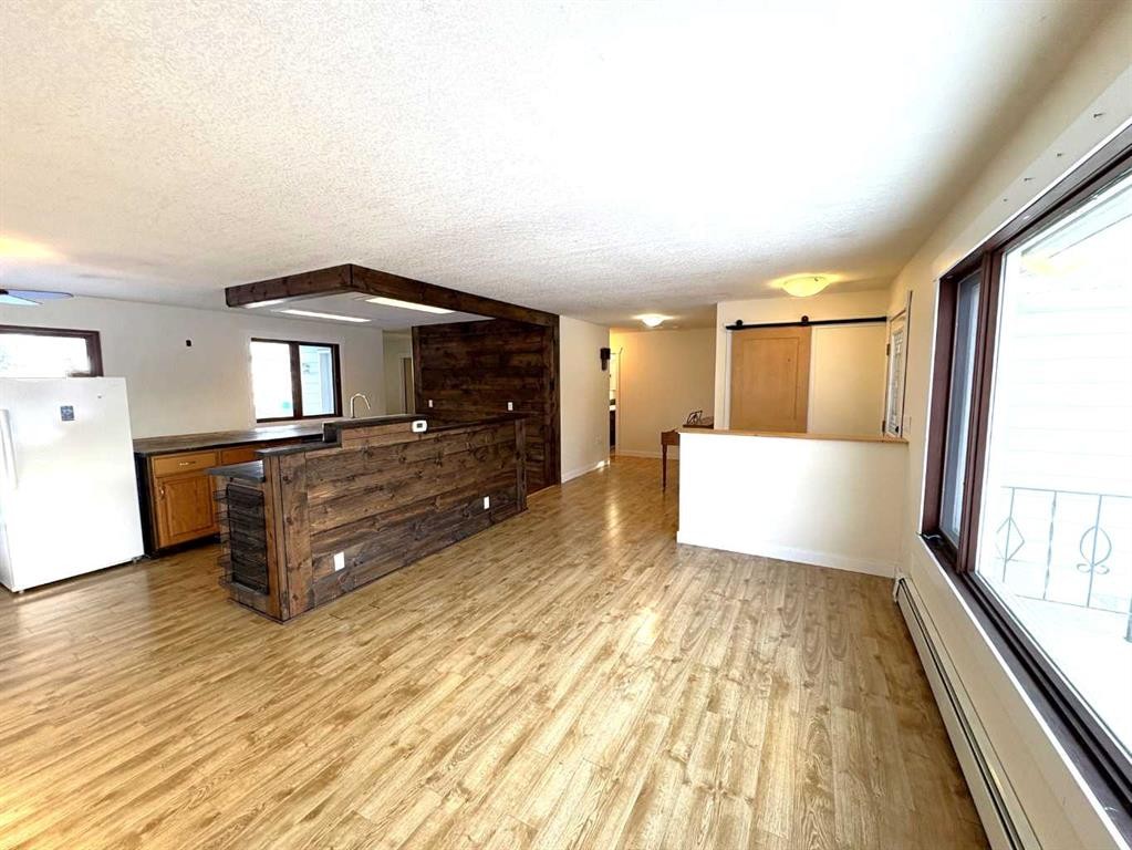 









4913


48

Avenue,
Forestburg,




AB
T0B 1N0

