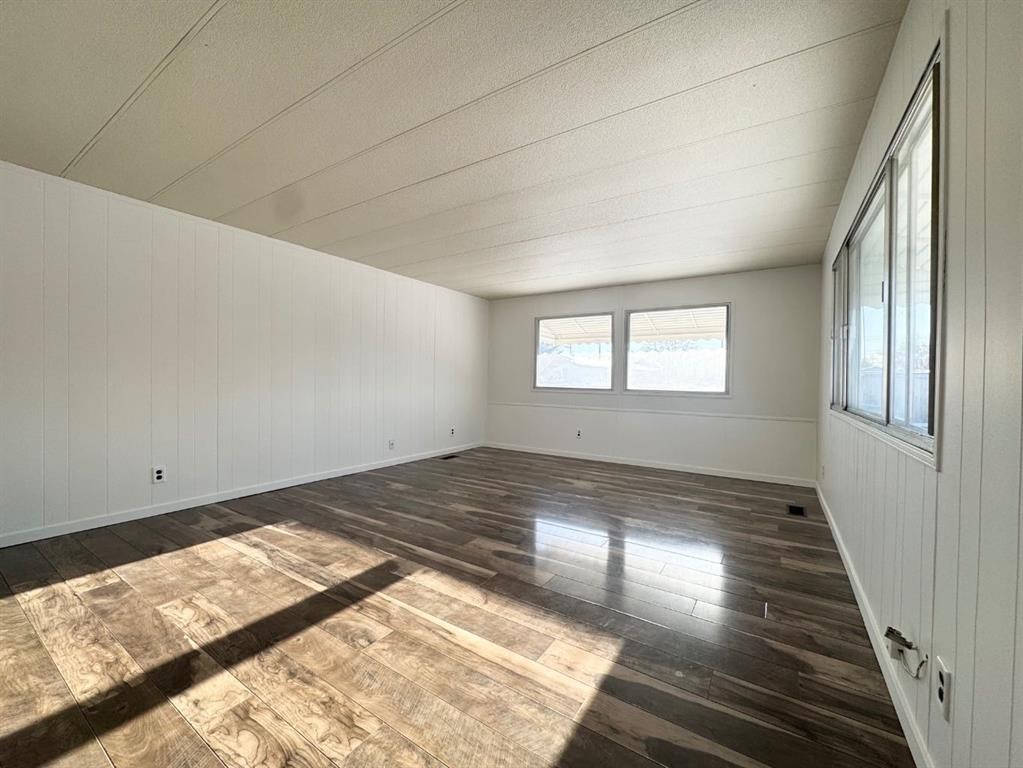 









4802


54

Avenue, #67,
Camrose,




AB
T4V 3A5

