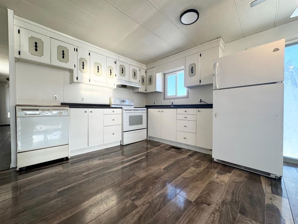 









4802


54

Avenue, #67,
Camrose,




AB
T4V 3A5

