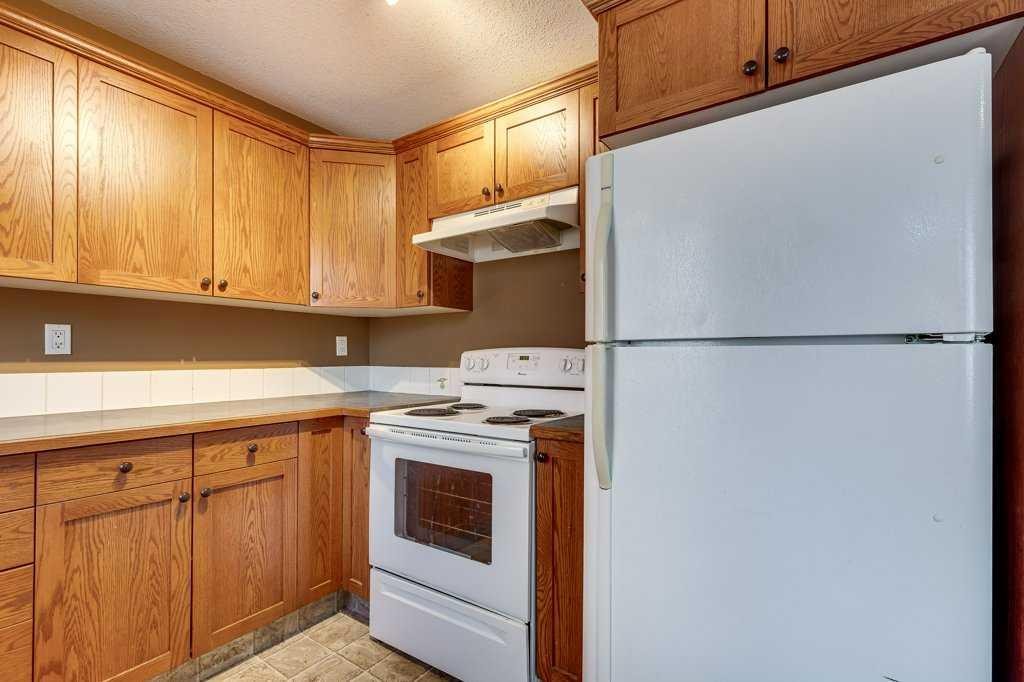 









5322


55

Street,
Lacombe,




AB
T4L 1L4

