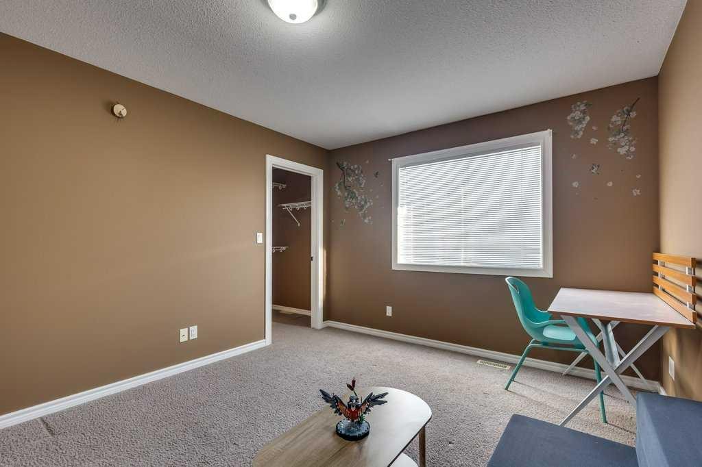 









5322


55

Street,
Lacombe,




AB
T4L 1L4

