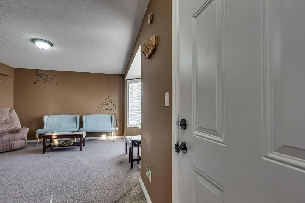 









5322


55

Street,
Lacombe,




AB
T4L 1L4

