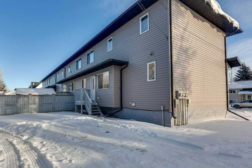 









5322


55

Street,
Lacombe,




AB
T4L 1L4

