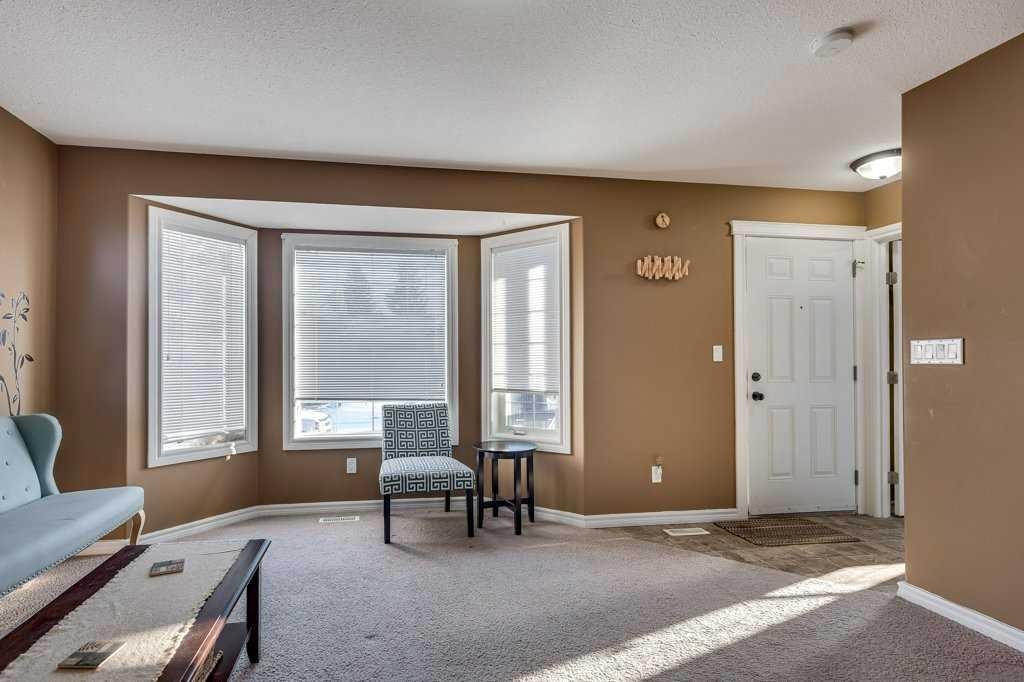 









5322


55

Street,
Lacombe,




AB
T4L 1L4

