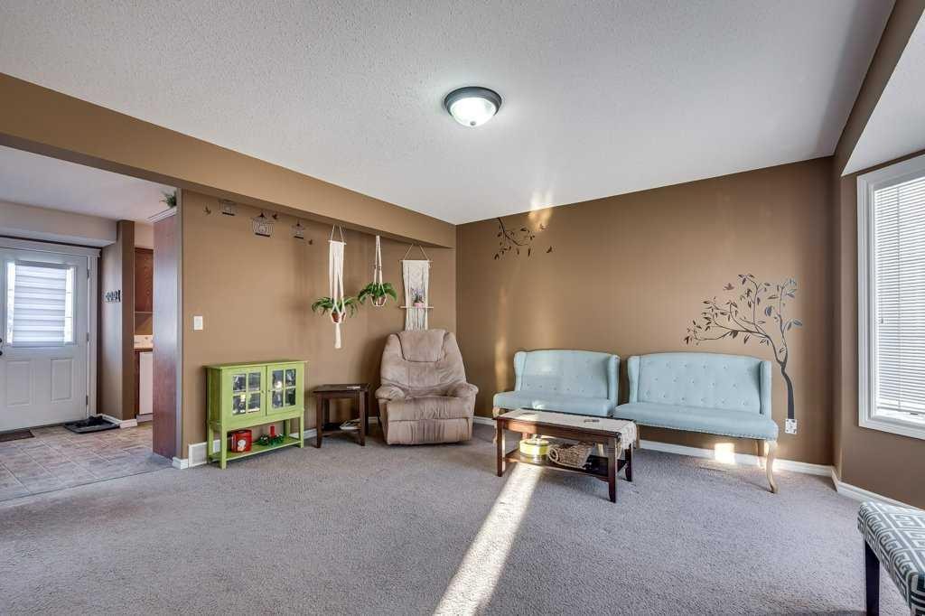 









5322


55

Street,
Lacombe,




AB
T4L 1L4

