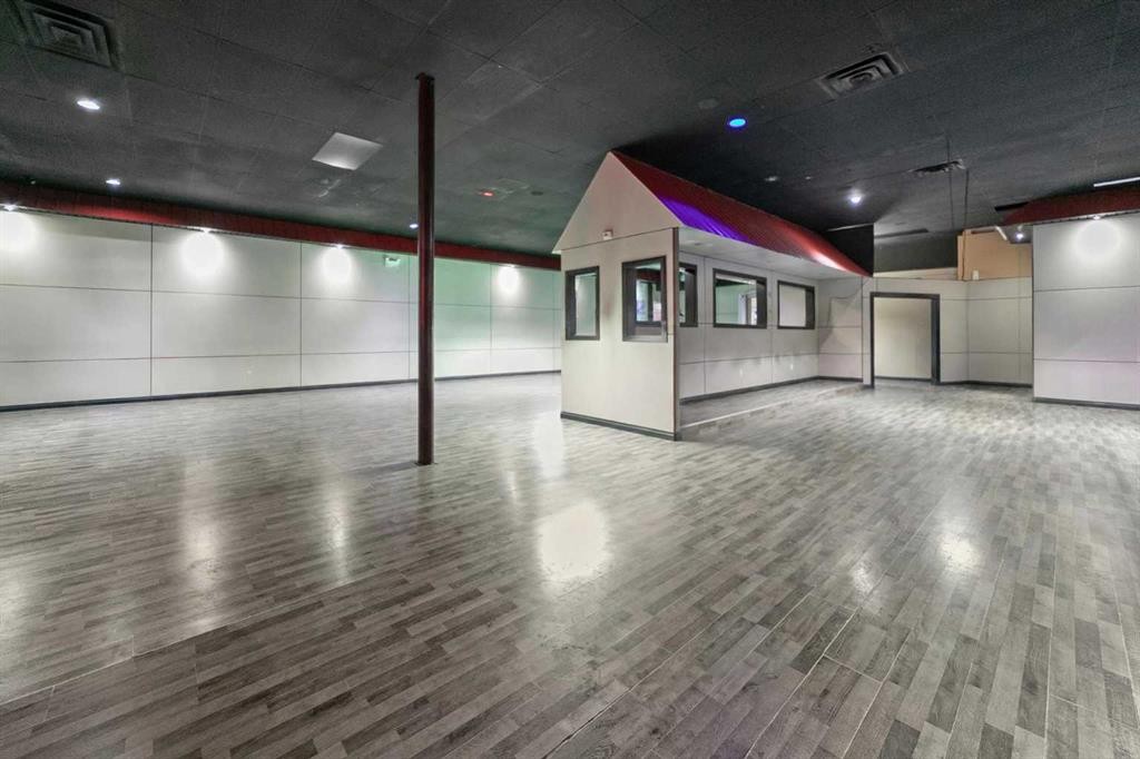 









5017


51

Street,
Camrose,




AB
T4V1N5

