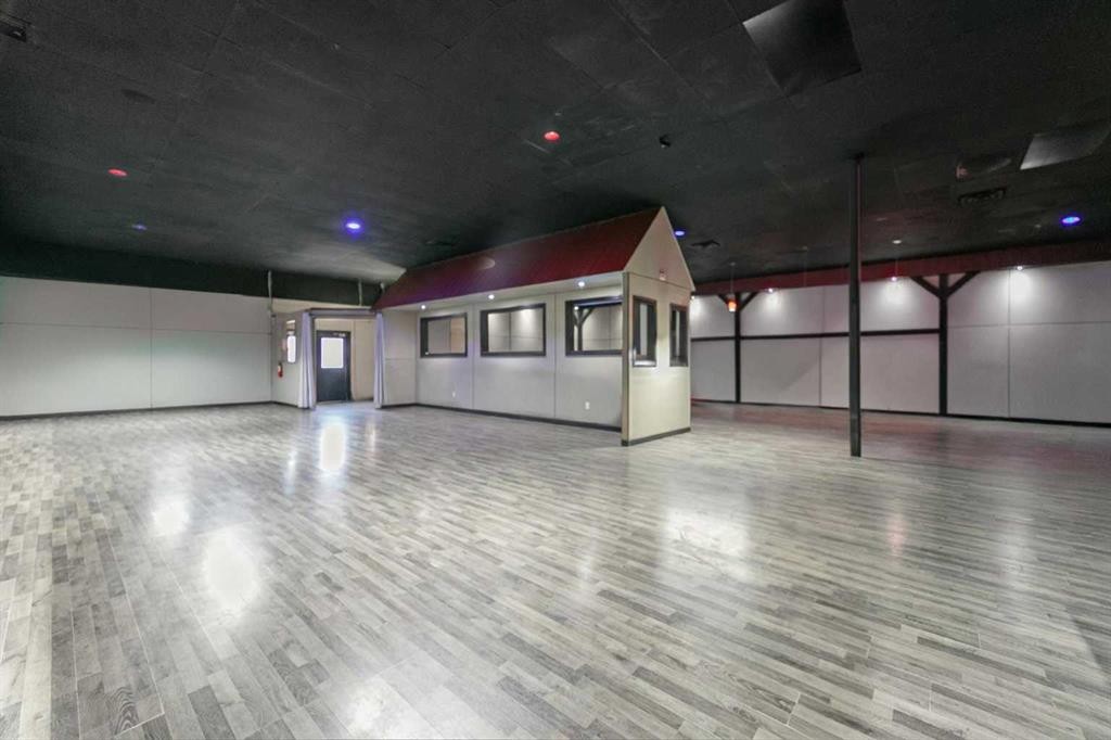 









5017


51

Street,
Camrose,




AB
T4V1N5

