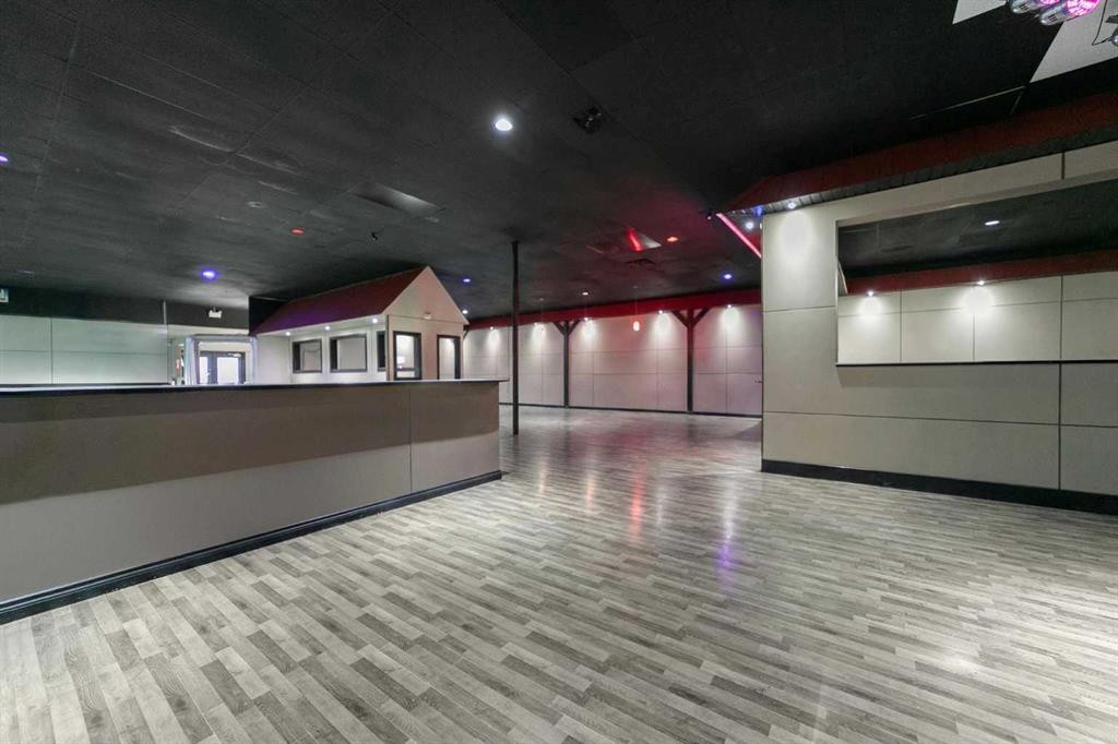 









5017


51

Street,
Camrose,




AB
T4V1N5

