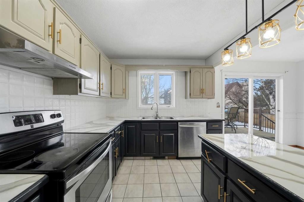 









32


Huget

Crescent,
Red Deer,




AB
T4N 6P4

