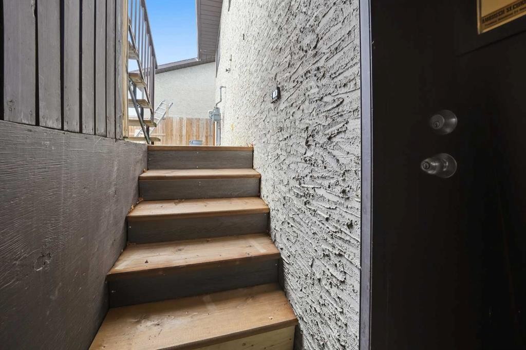 









32


Huget

Crescent,
Red Deer,




AB
T4N 6P4

