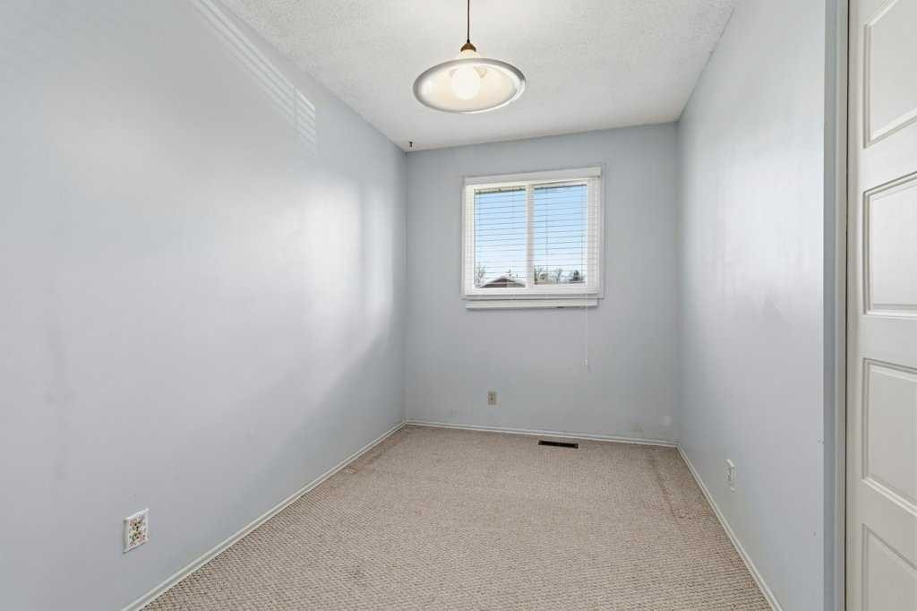 









40


Neal

Close,
Red Deer,




AB
T4P 1N4

