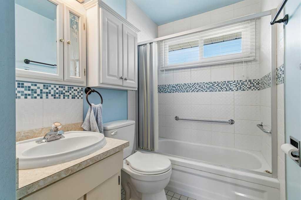 









40


Neal

Close,
Red Deer,




AB
T4P 1N4


