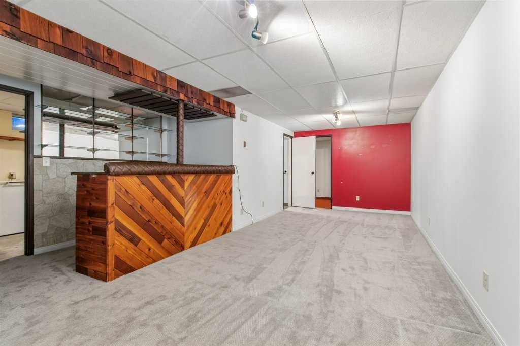









40


Neal

Close,
Red Deer,




AB
T4P 1N4

