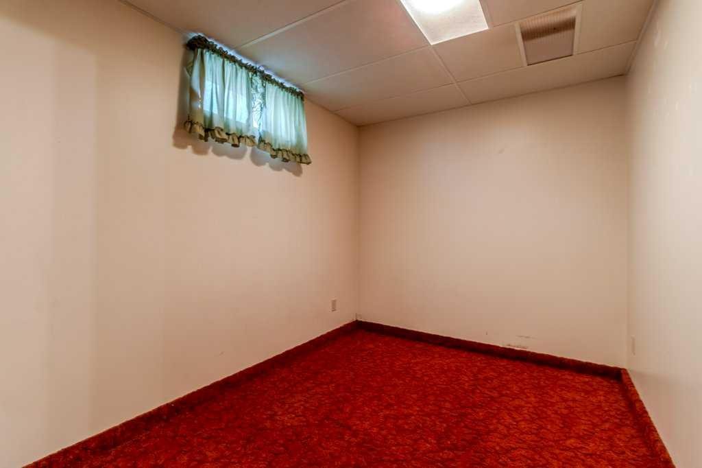 









40


Neal

Close,
Red Deer,




AB
T4P 1N4

