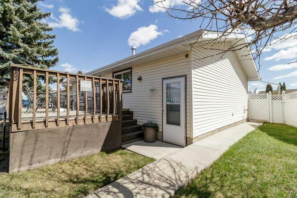 









40


Neal

Close,
Red Deer,




AB
T4P 1N4

