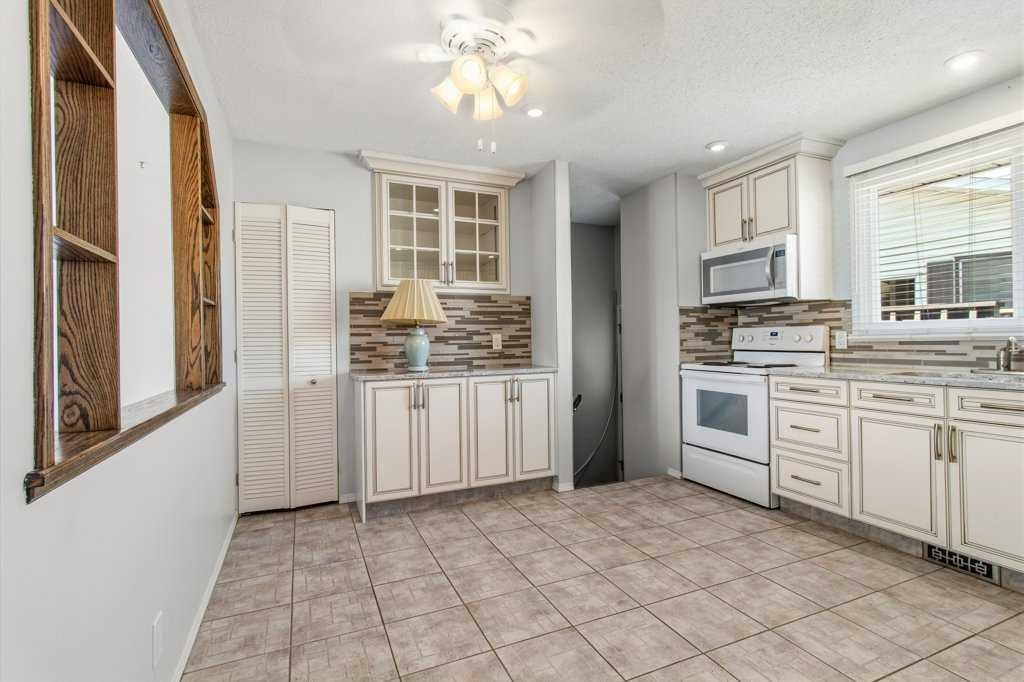 









40


Neal

Close,
Red Deer,




AB
T4P 1N4

