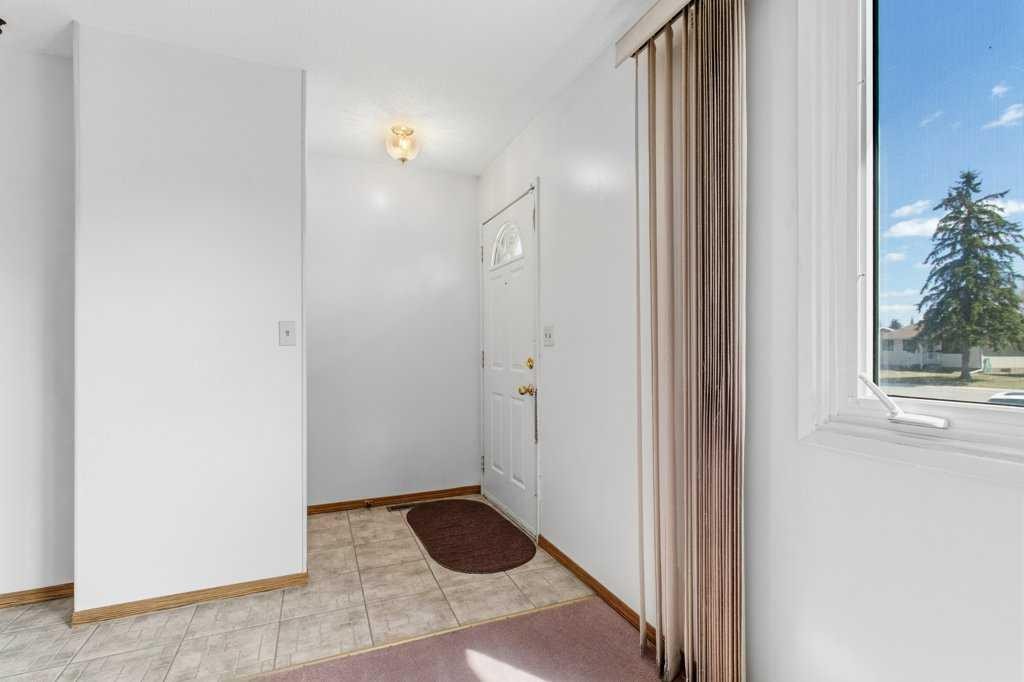 









40


Neal

Close,
Red Deer,




AB
T4P 1N4

