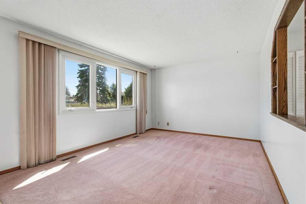 









40


Neal

Close,
Red Deer,




AB
T4P 1N4

