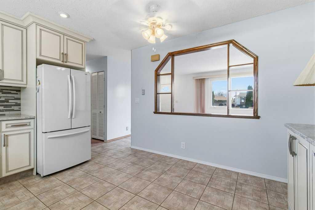 









40


Neal

Close,
Red Deer,




AB
T4P 1N4

