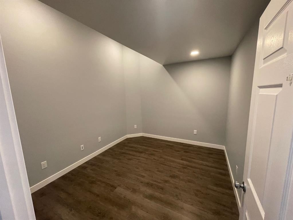 









4803


50

Avenue,
Camrose,




AB
T4V 0S1

