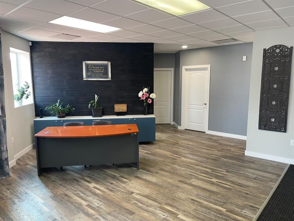 









4803


50

Avenue,
Camrose,




AB
T4V 0S1

