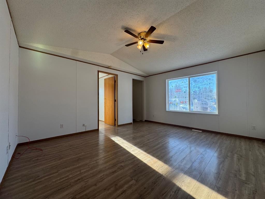 









4504


41

Street, 17,
Camrose,




AB
T4V 4K5

