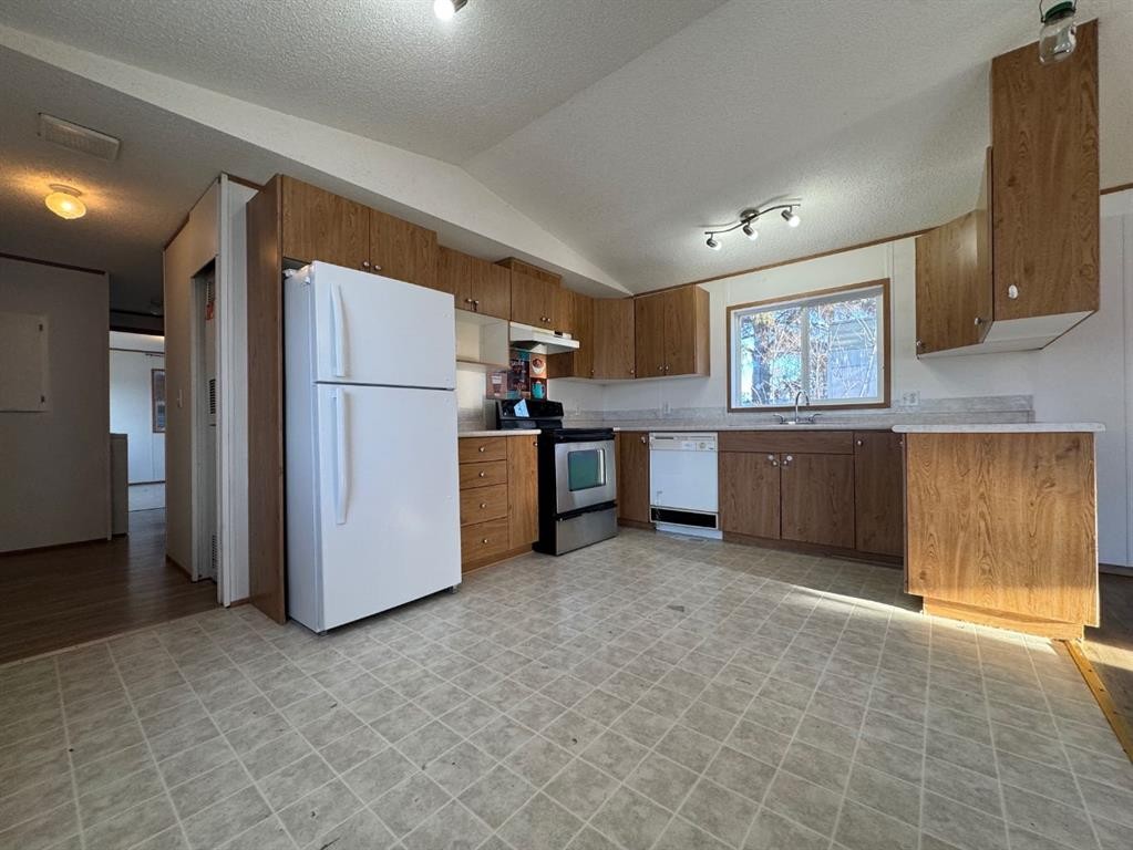 









4504


41

Street, 17,
Camrose,




AB
T4V 4K5

