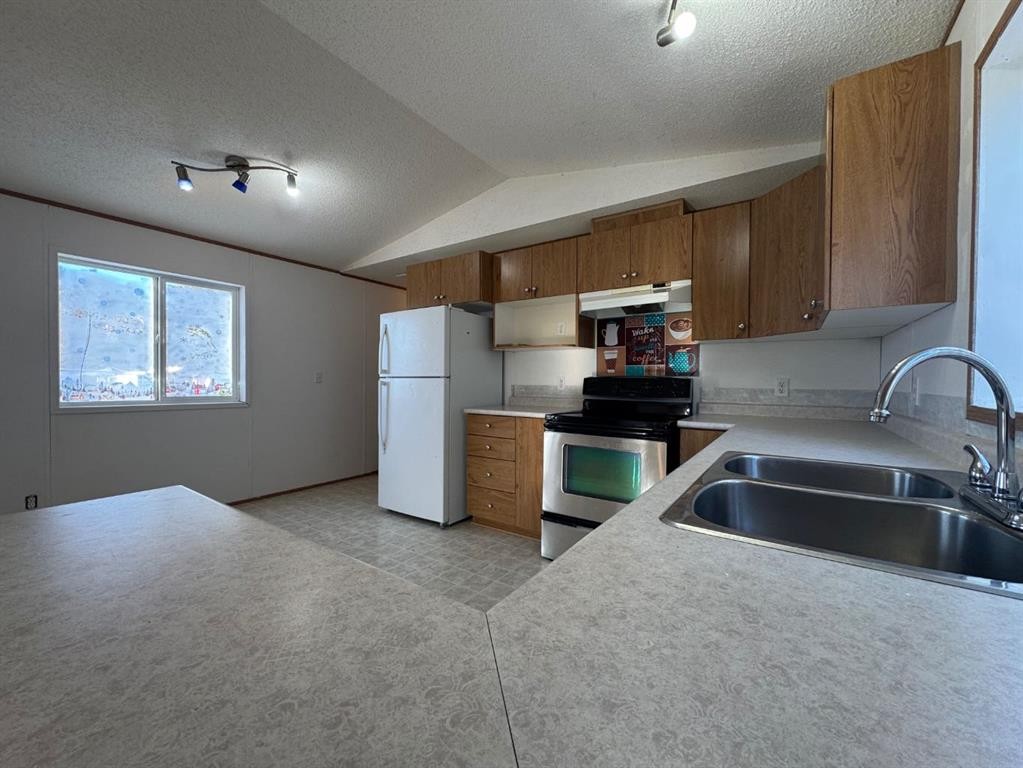 









4504


41

Street, 17,
Camrose,




AB
T4V 4K5

