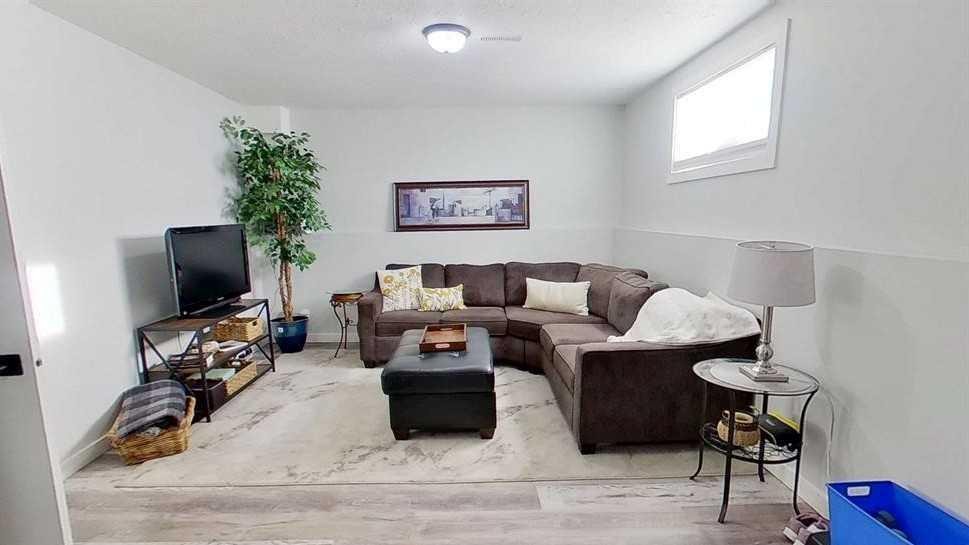 









7102A


Marler

Drive,
Camrose,




AB
T4V 3L8

