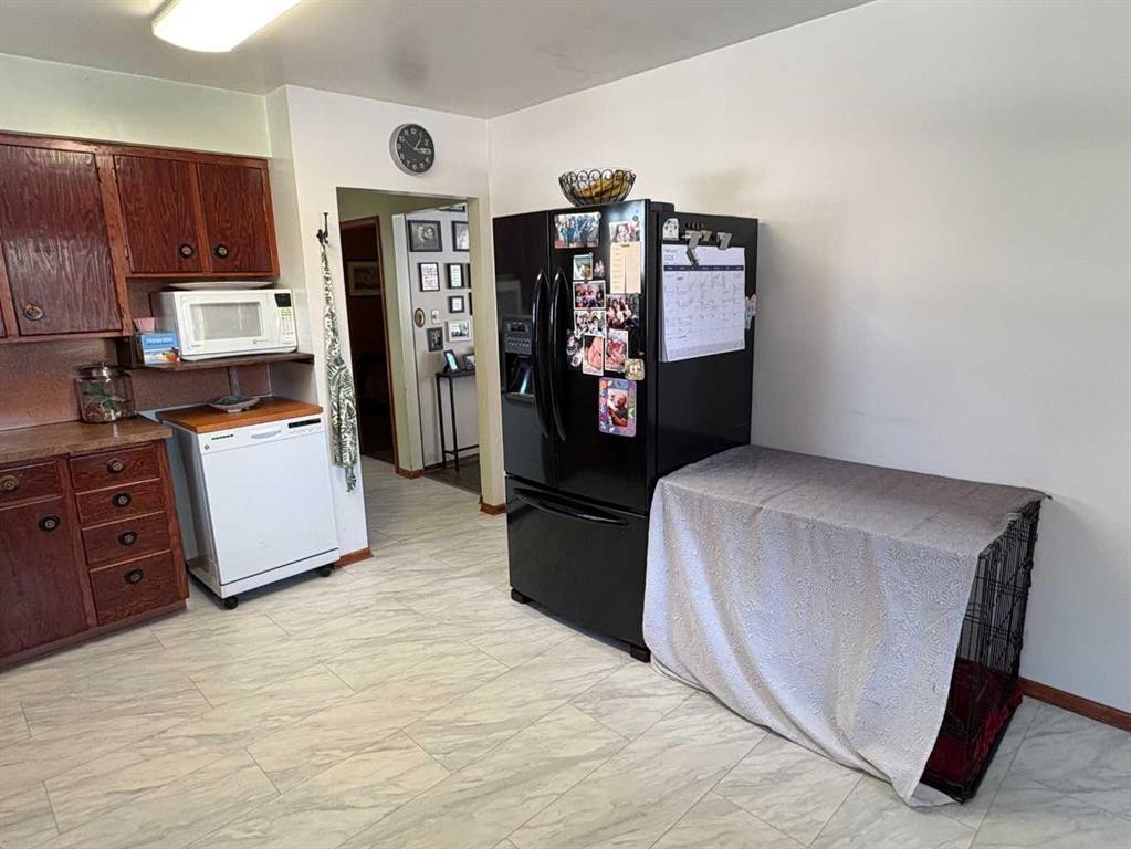 









4812


47

Avenue,
Forestburg,




AB
T0B 1N0

