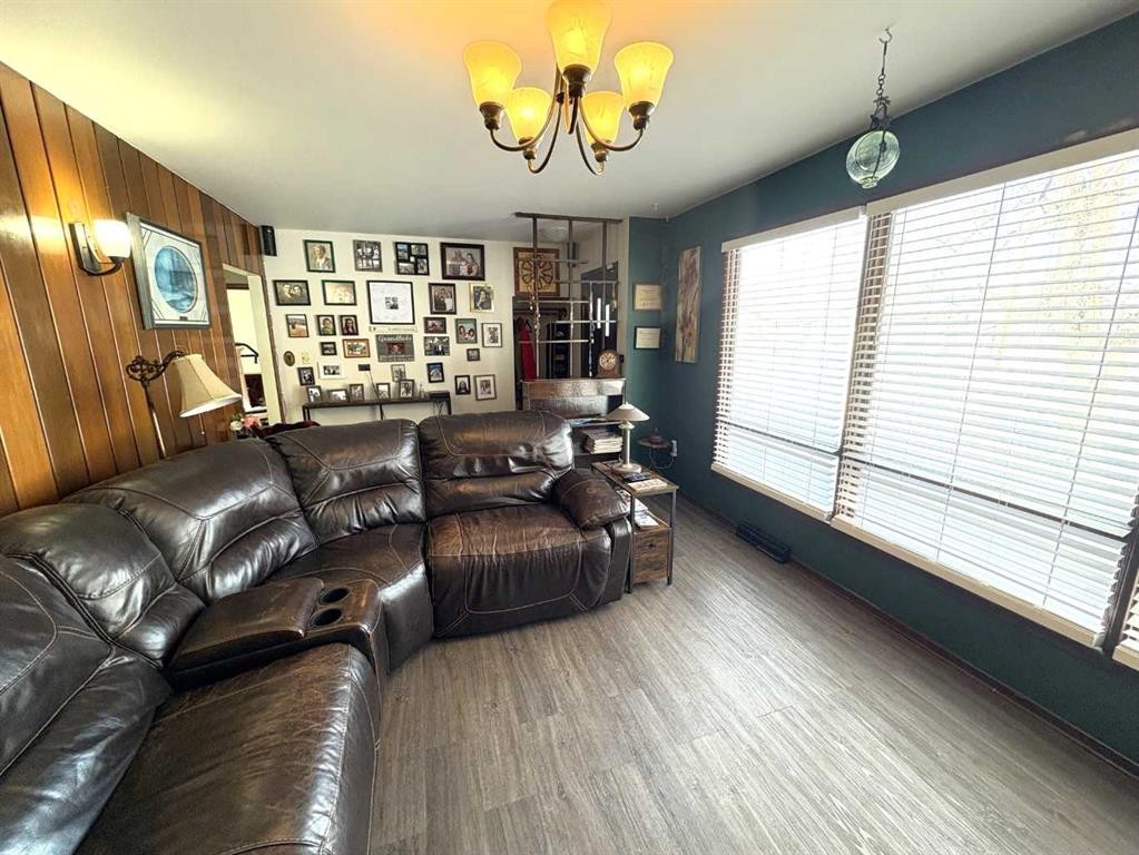 









4812


47

Avenue,
Forestburg,




AB
T0B 1N0

