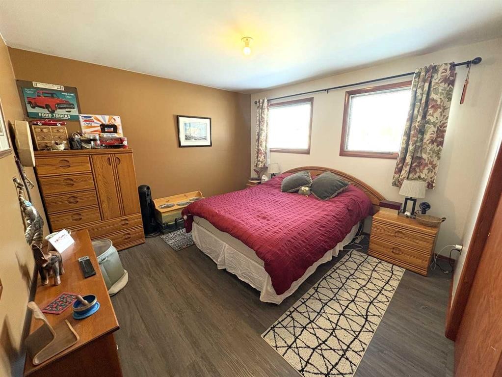 









4812


47

Avenue,
Forestburg,




AB
T0B 1N0

