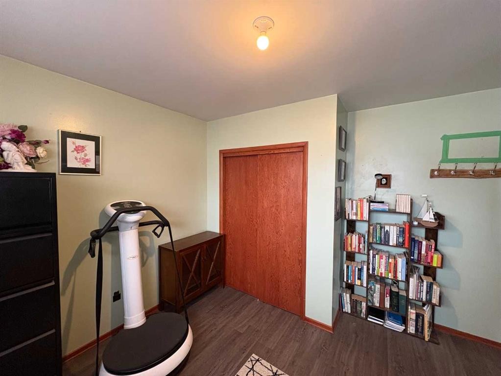 









4812


47

Avenue,
Forestburg,




AB
T0B 1N0

