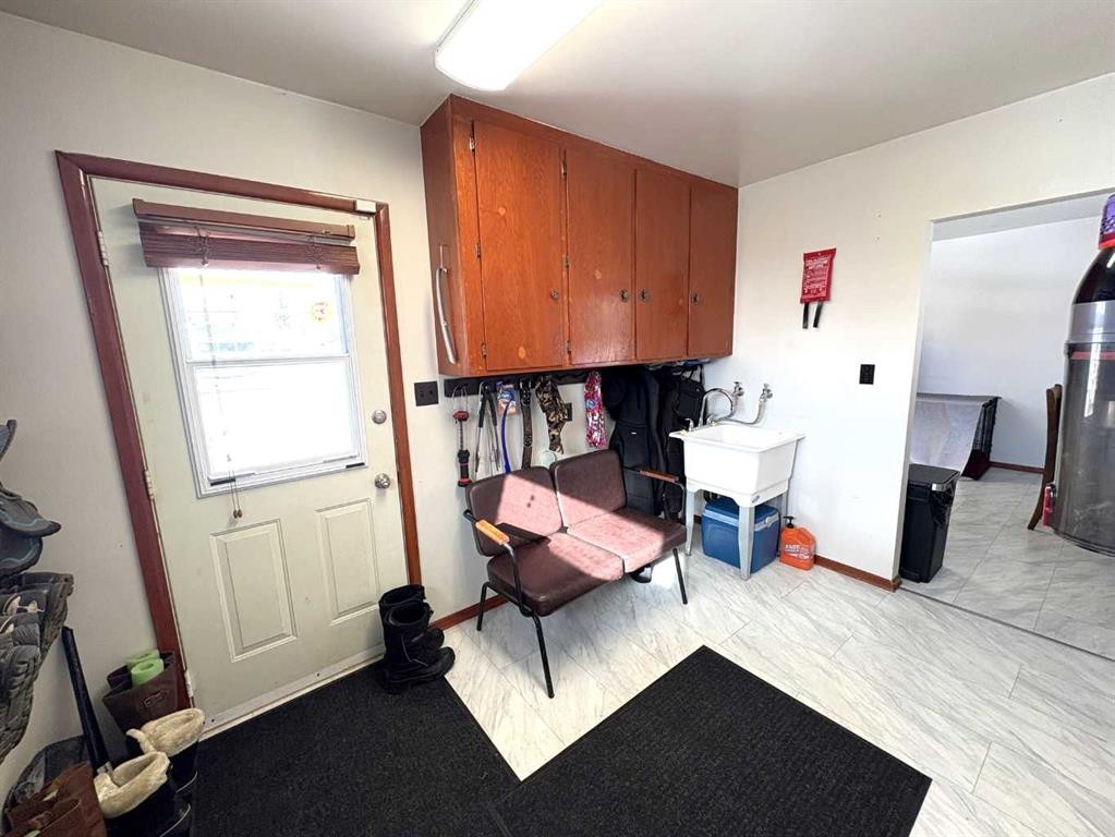 









4812


47

Avenue,
Forestburg,




AB
T0B 1N0

