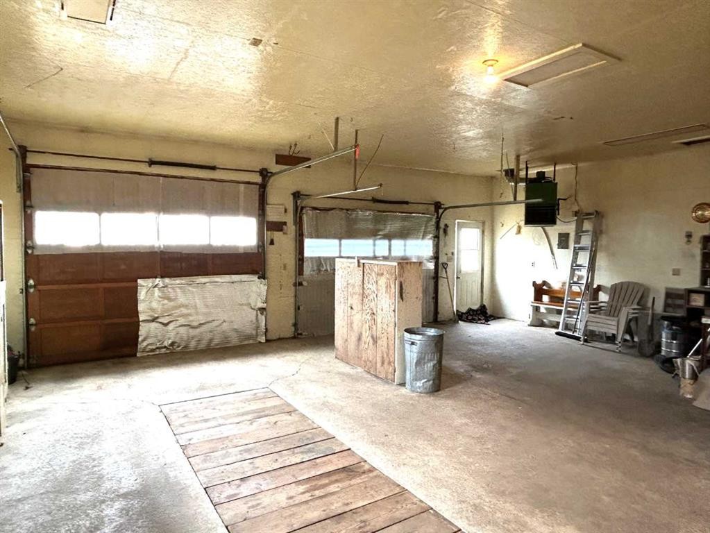 









4812


47

Avenue,
Forestburg,




AB
T0B 1N0

