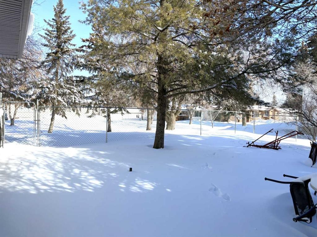 









4812


47

Avenue,
Forestburg,




AB
T0B 1N0

