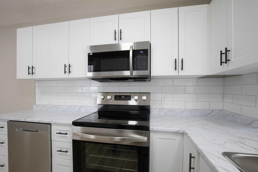 









4108


53

Avenue,
Innisfail,




AB
T4G 1G2

