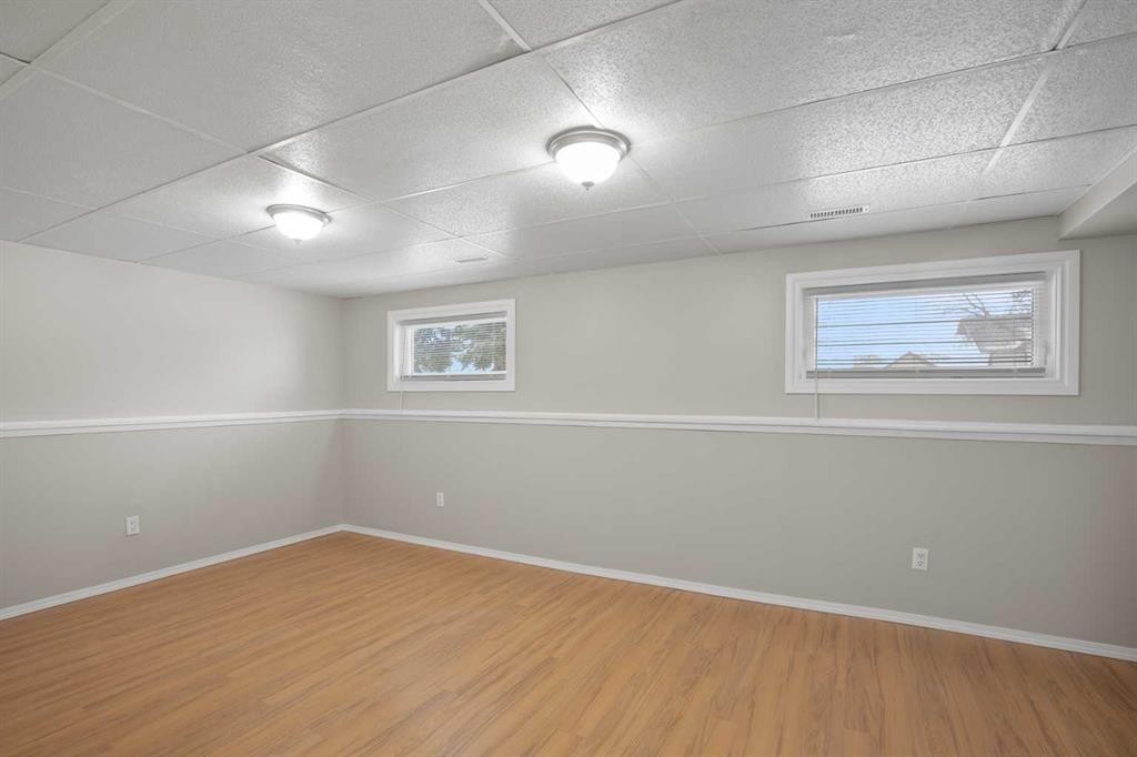 









4108


53

Avenue,
Innisfail,




AB
T4G 1G2

