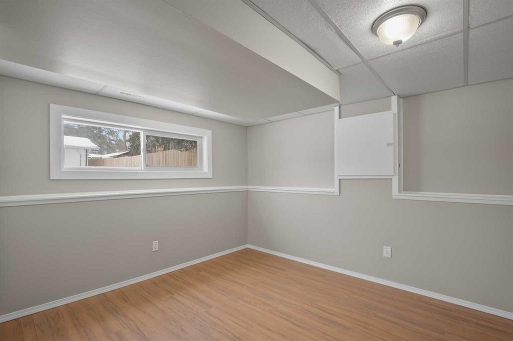 









4108


53

Avenue,
Innisfail,




AB
T4G 1G2

